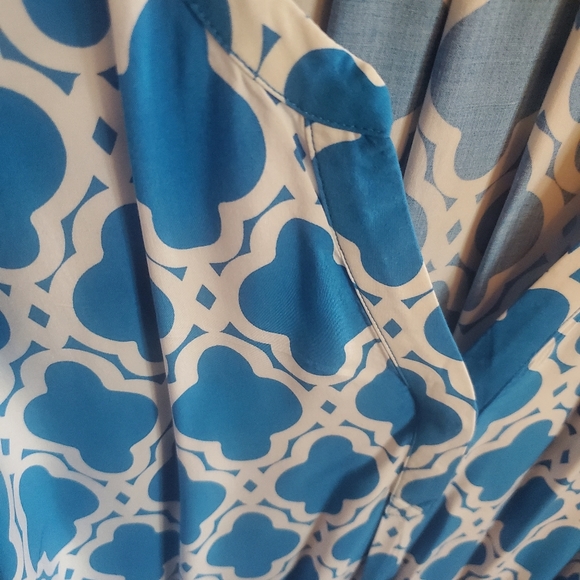 3X Crown & Ivy Paterned Top - Picture 4 of 4